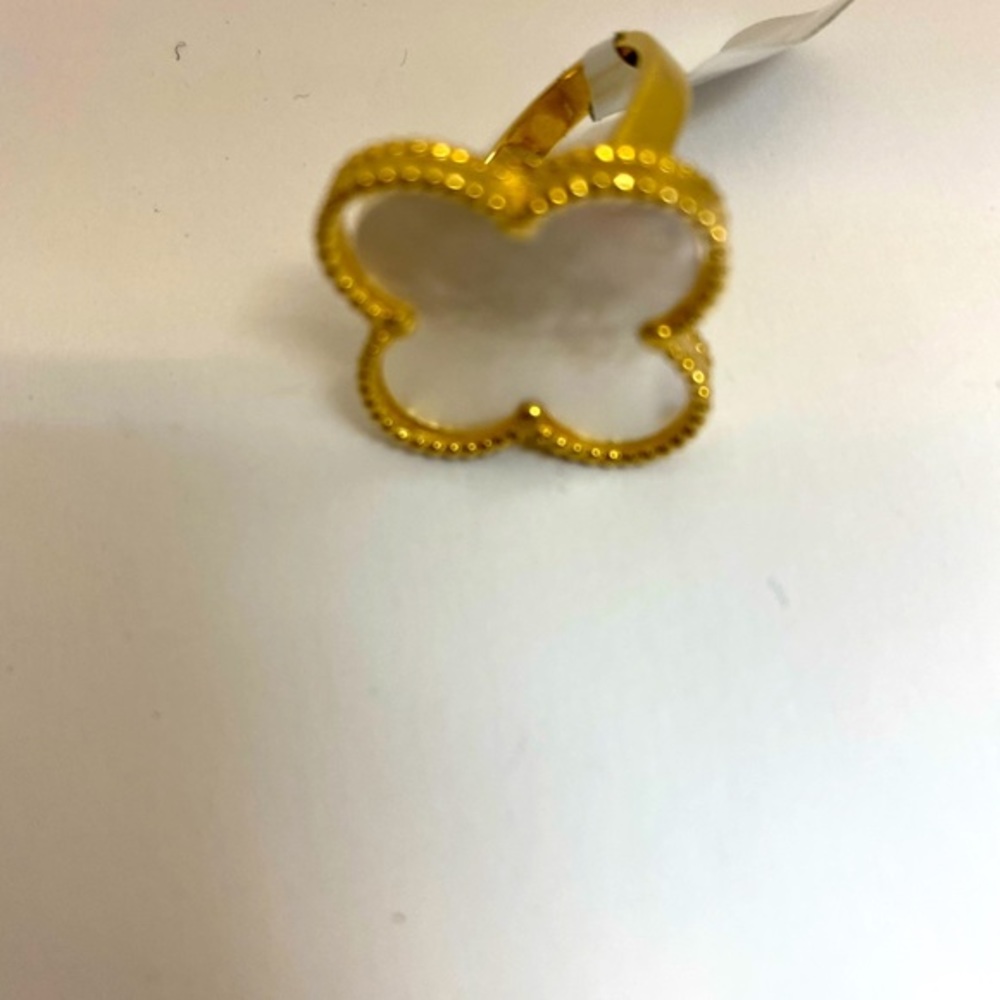 Clover Flower mother of Pearl Ring 10k Gold - Picture 5 of 5